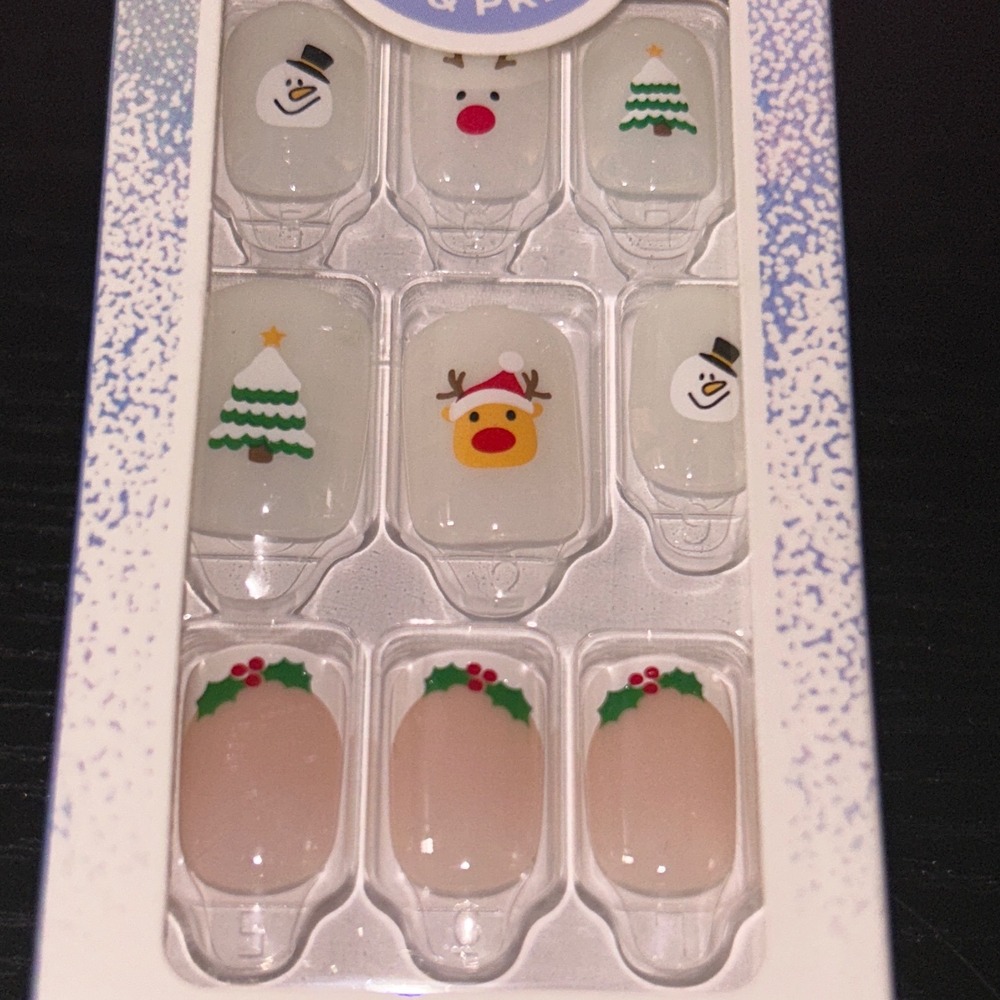 imPRESS Press On Manicure Holiday Playlist Christmas Nails 30